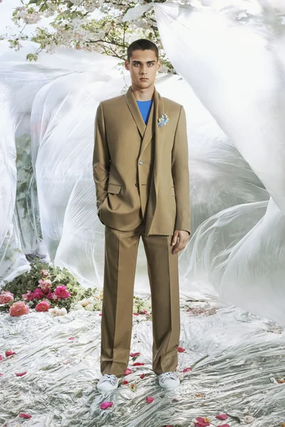 Look 23